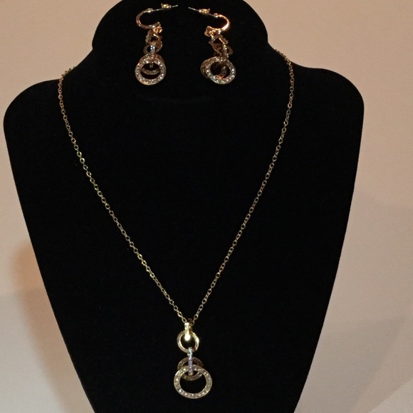 Circular hanging earrings and matching necklace - Picture 2 of 5